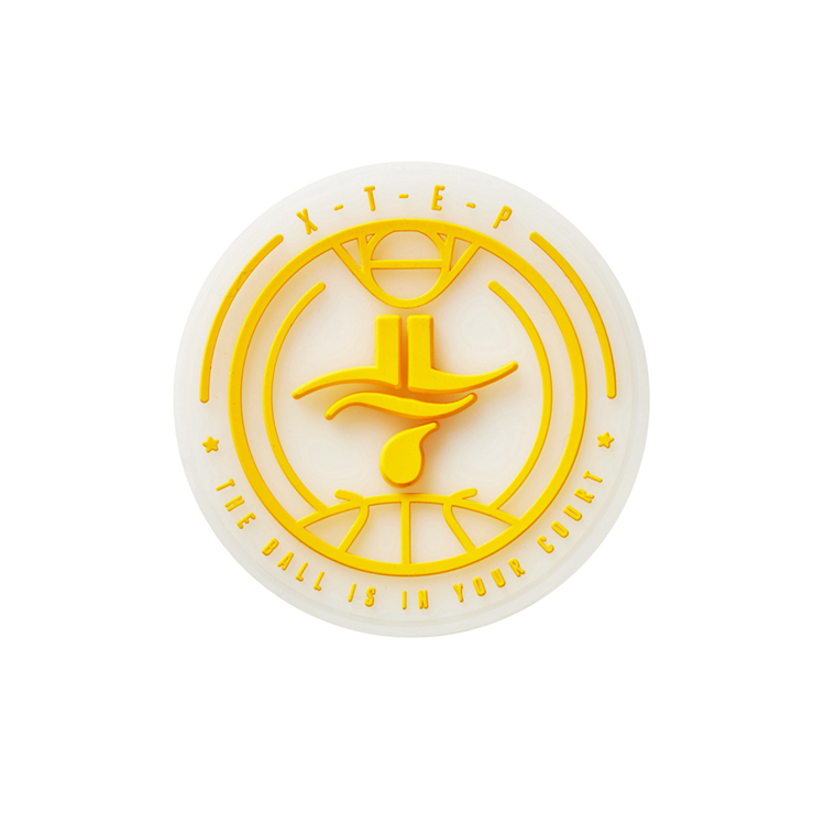 Heat transfer silicone label transparent
